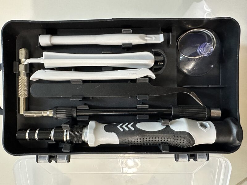 Electronics screwdriver sets
